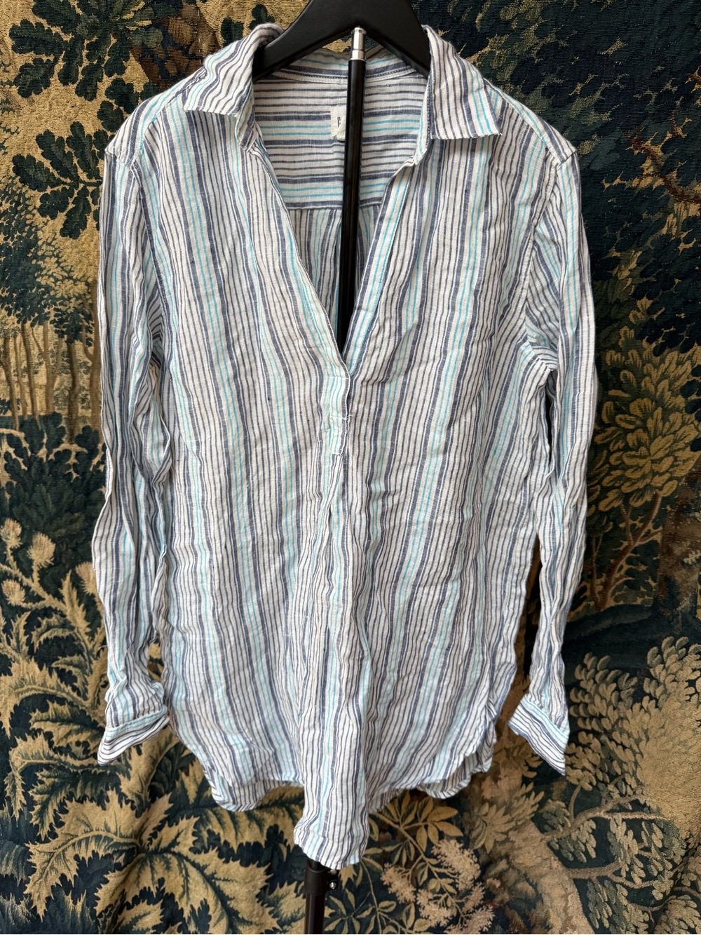 GAP Men's Lightweight Striped Button-Down Shirt - Blue & White